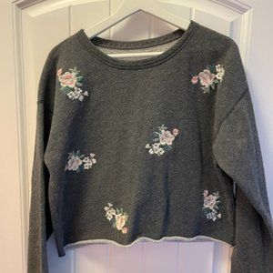 Abercrombie & Fitch Gray Crop Sweatshirt w/ Floral Print = Women's Size Small